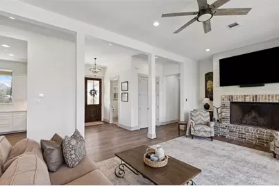 501 Wimberly Circle, Hempstead, TX 77445 - Photo 9