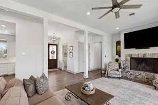 501 Wimberly Cir, Hempstead, TX 77445 - Photo 9