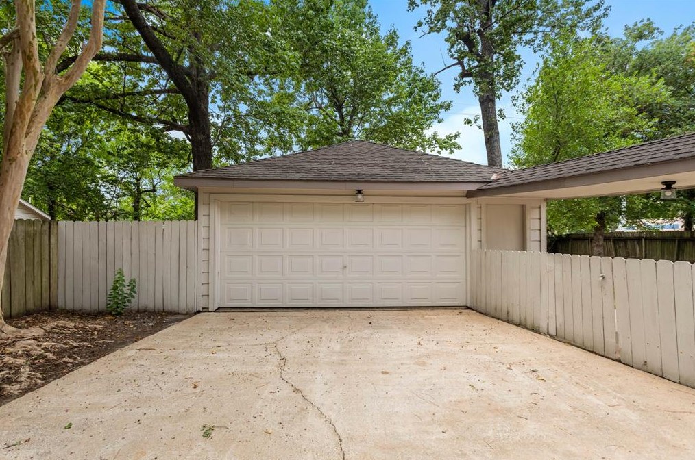 5818 Templegate Dr, Houston TX  77066-1522 exterior