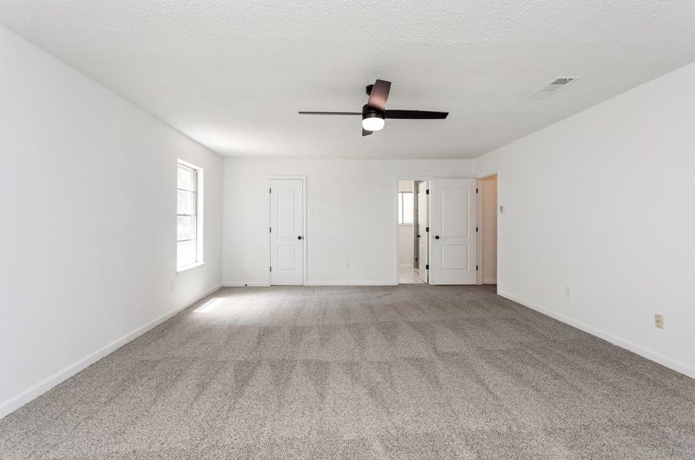 5818 Templegate Dr, Houston TX  77066-1522 exterior