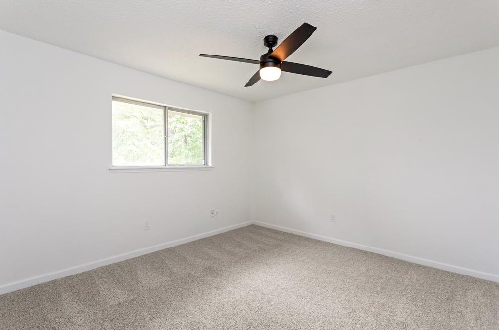 5818 Templegate Dr, Houston TX  77066-1522 exterior