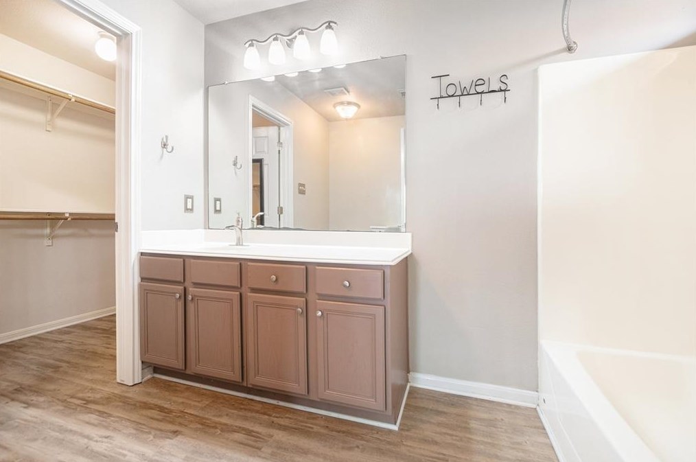 4918 Callery Crk Dr, Houston TX  77053-3128 exterior