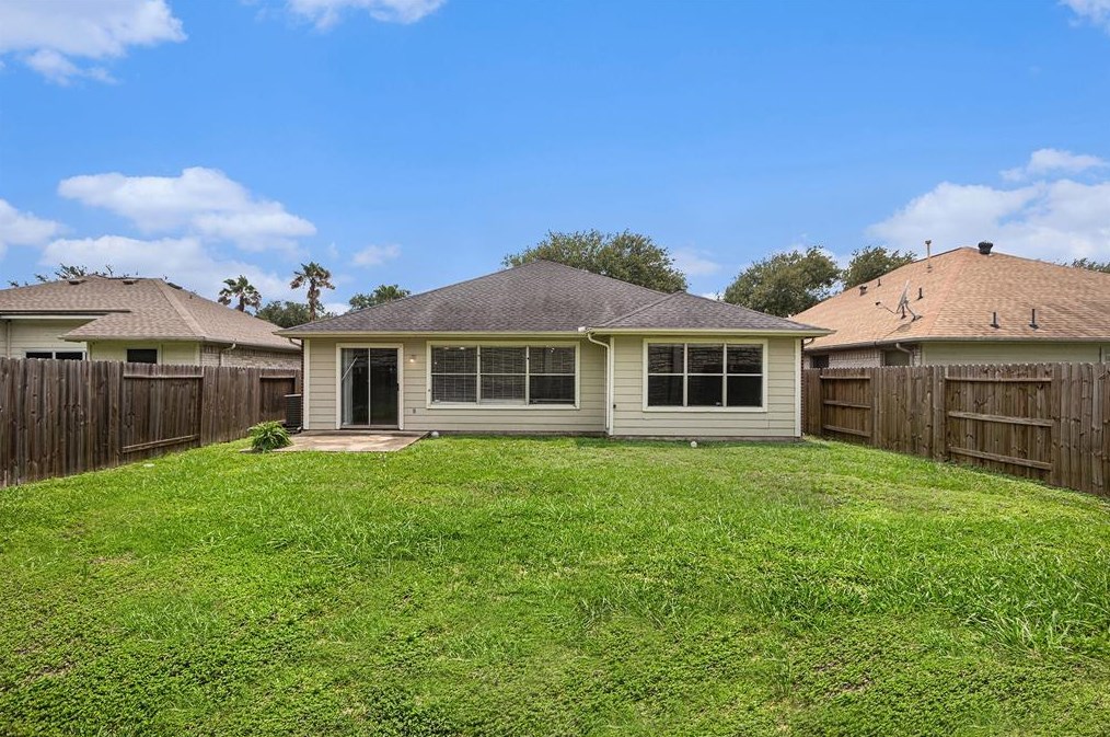 4918 Callery Crk Dr, Houston TX  77053-3128 exterior