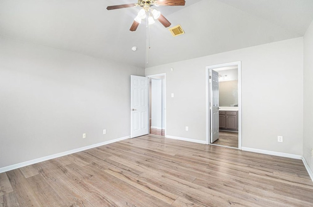 4918 Callery Crk Dr, Houston TX  77053-3128 exterior