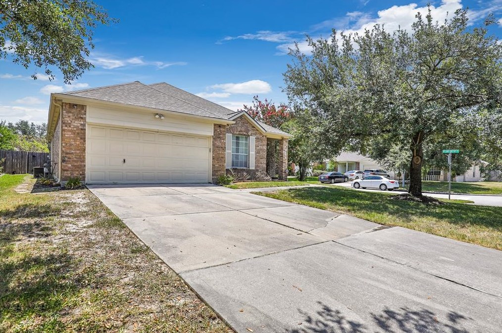 915 Morley Park Ln, Spring TX 77373 exterior