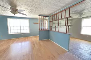 235 2nd St, Van Vleck, TX 77482 - Photo 3