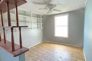 235 2nd St, Van Vleck, TX 77482 - Photo 5