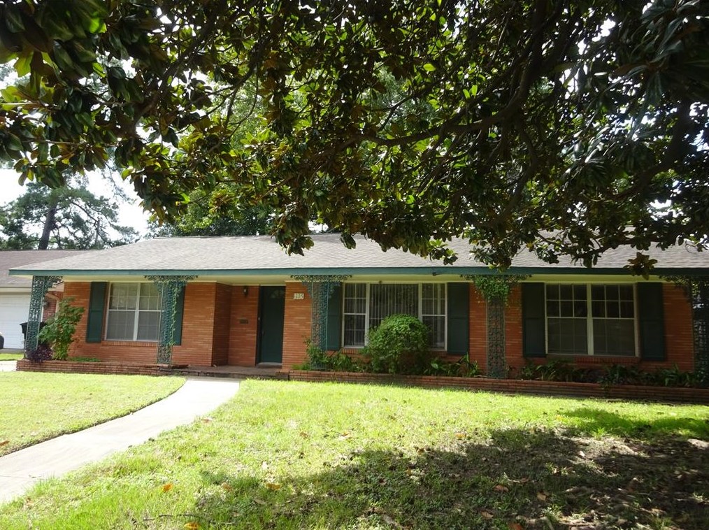 1115 Clovis Rd, Houston TX  77008-6230 exterior