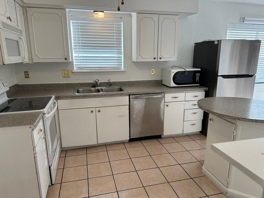 7307 Gessner Rd, Houston TX  77036-6201 exterior