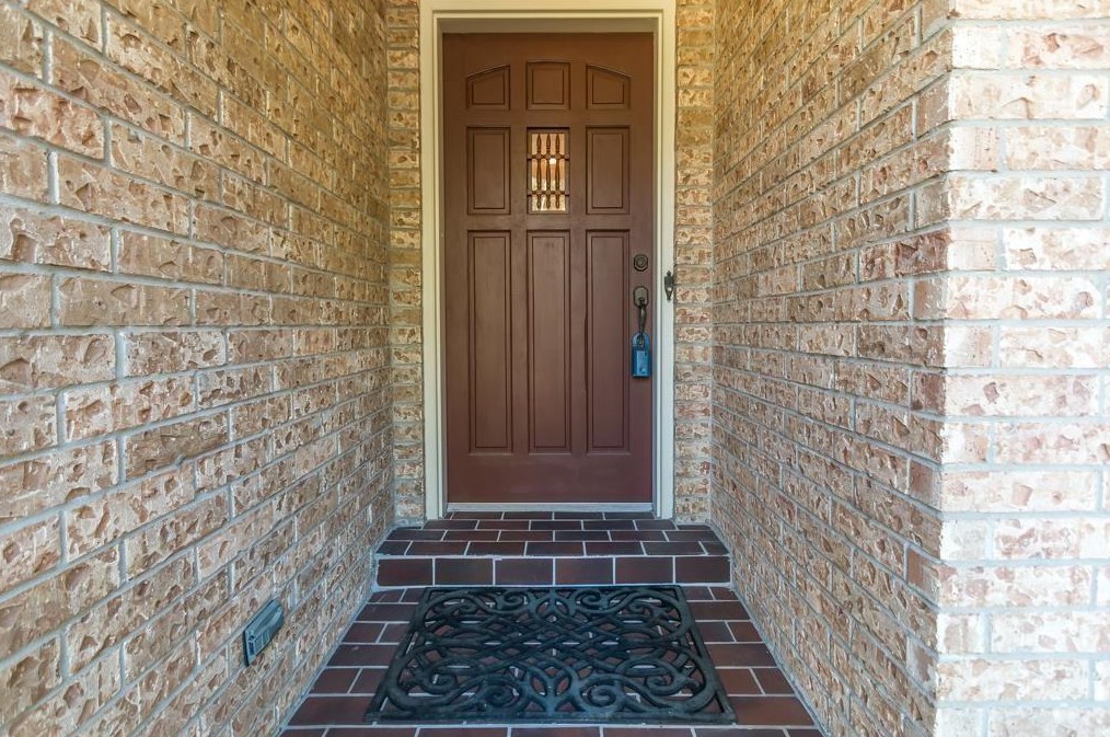 31 Silent Brook Ct, Spring TX  77381-3165 exterior