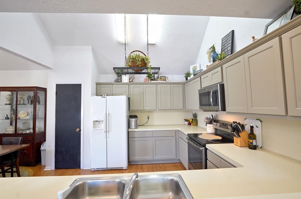 13219 Chaston Dr, Houston TX  77041-1844 exterior