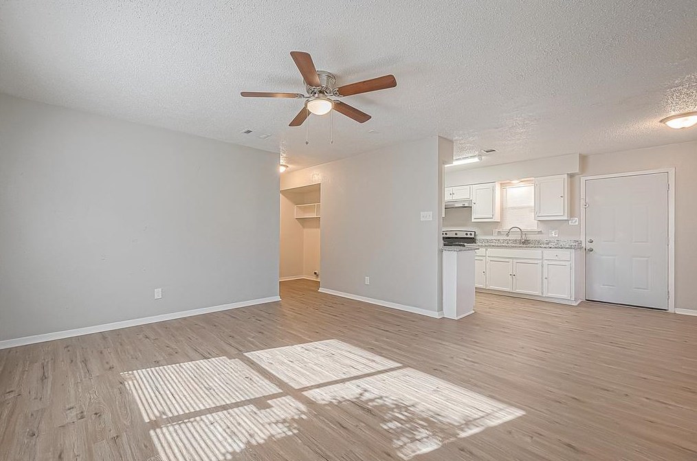 2101 Brewster St, Houston TX  77026-7029 exterior