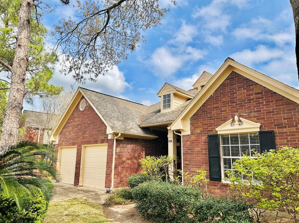 1106 Indian Autumn Trce, Houston TX  77062-2060 exterior