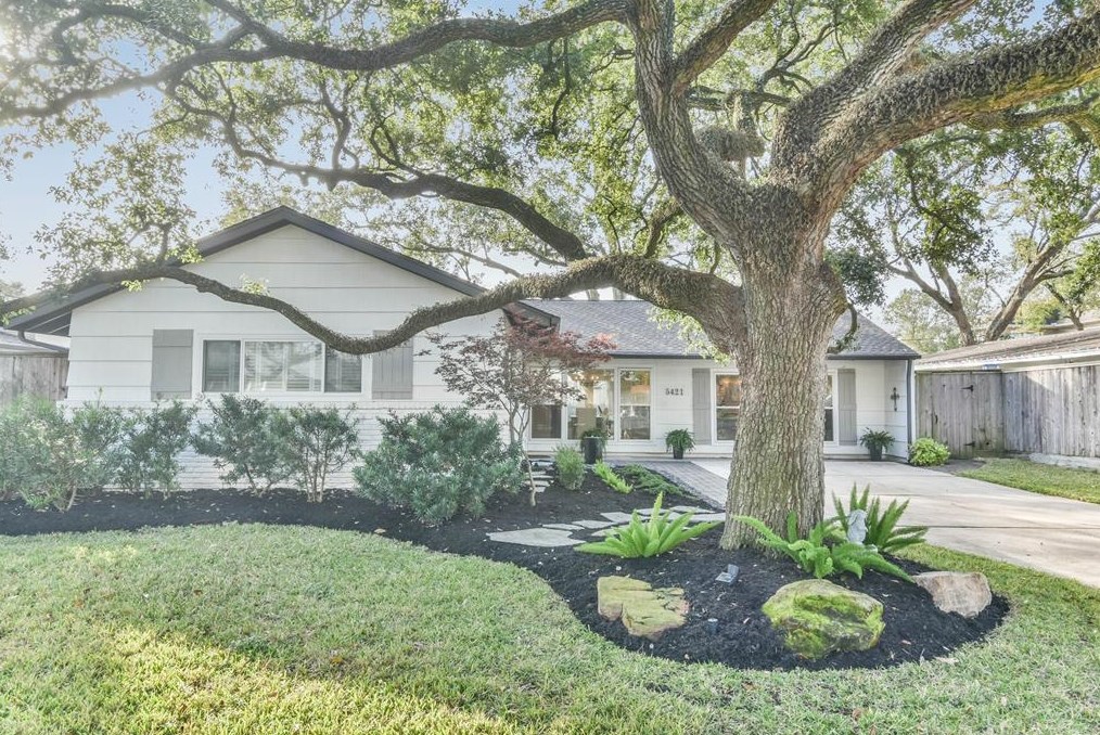5421 Judalon Ln, Houston TX  77056-7224 exterior