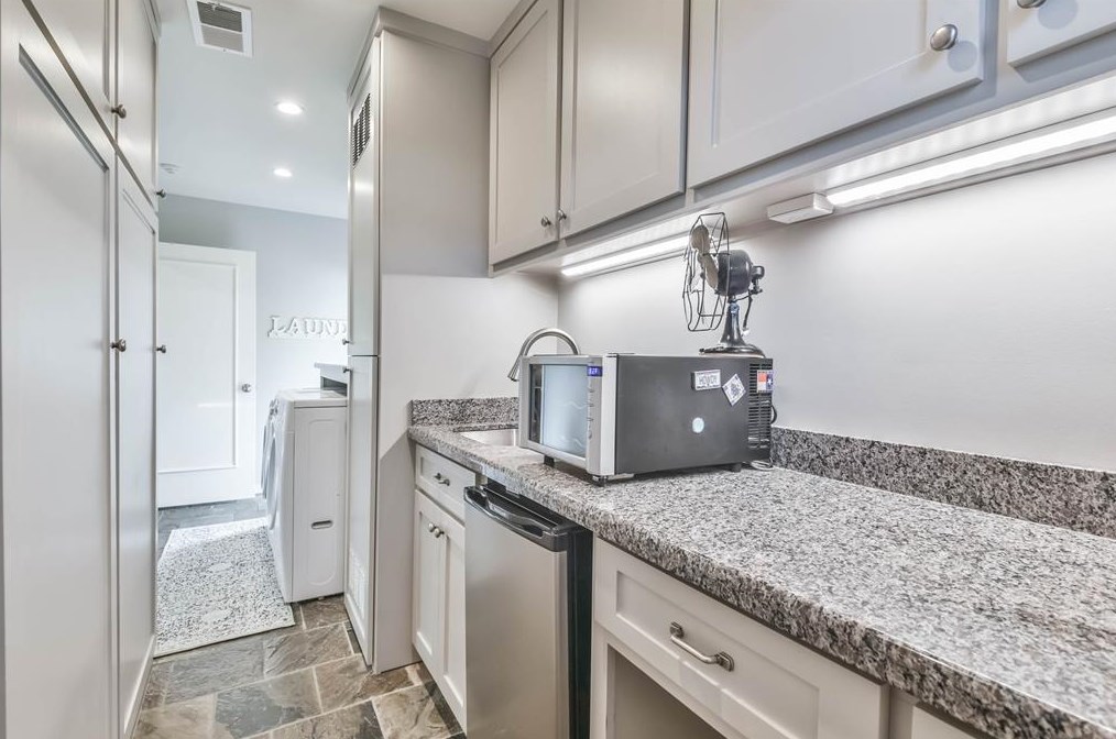 5421 Judalon Ln, Houston TX  77056-7224 exterior