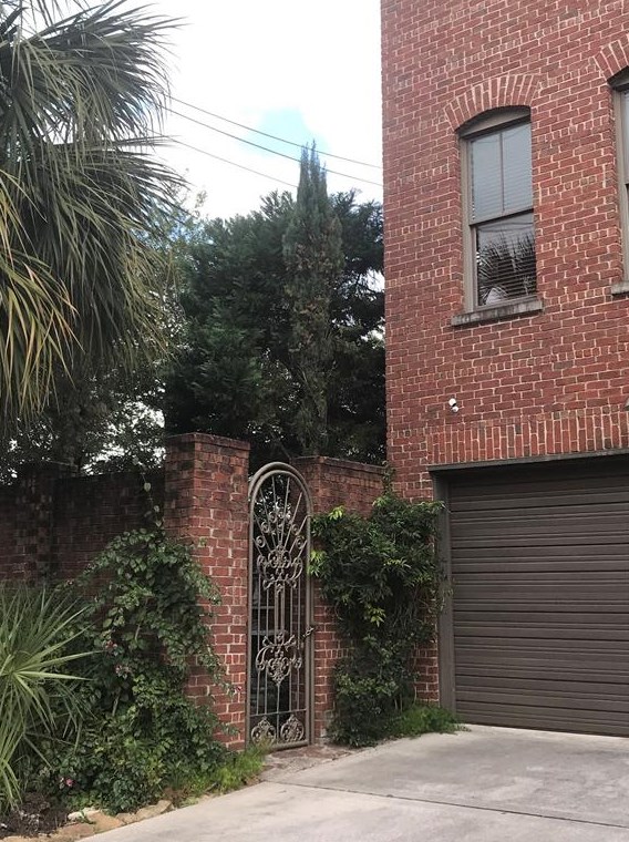 932 Knox St, Houston TX  77007-5120 exterior