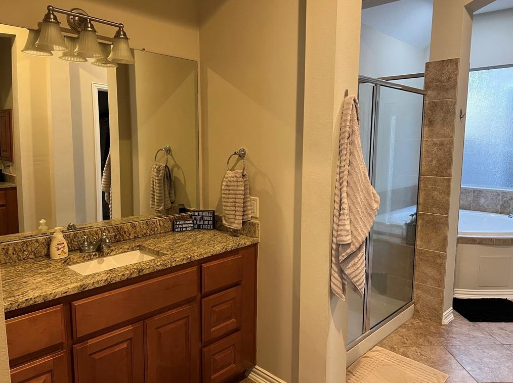 2 Crescendo Path Pl, Spring TX  77381-2789 exterior
