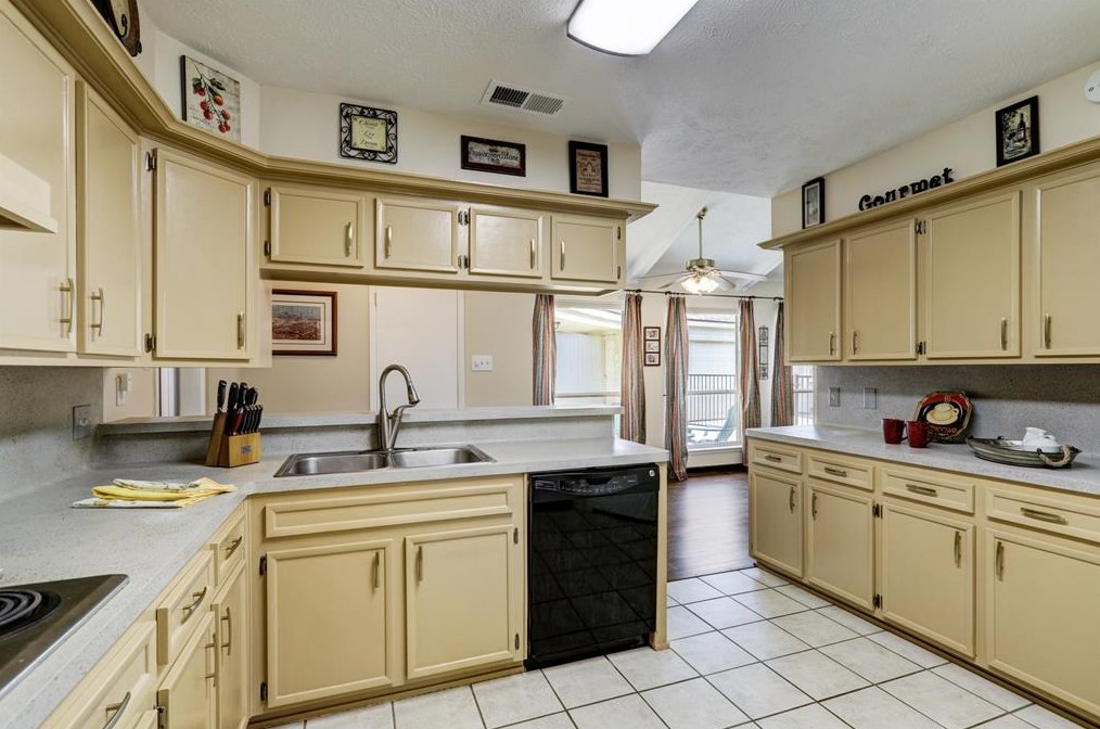 3022 Blue Mdw Cir, Sugar Land TX  exterior
