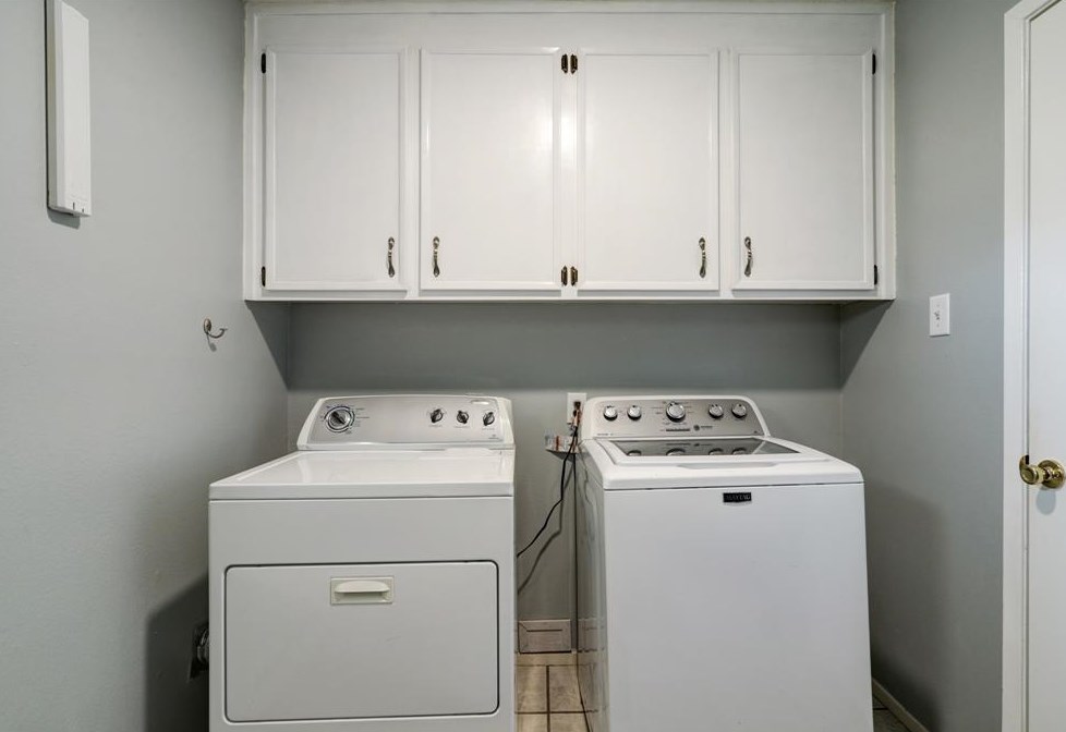 3022 Blue Mdw Cir, Sugar Land TX  exterior