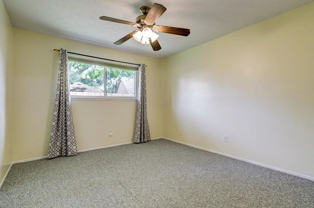 3022 Blue Mdw Cir, Sugar Land TX  exterior