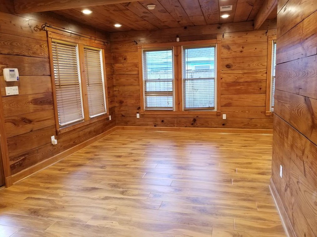 6108 Tyne St, Houston TX  77007-3044 exterior