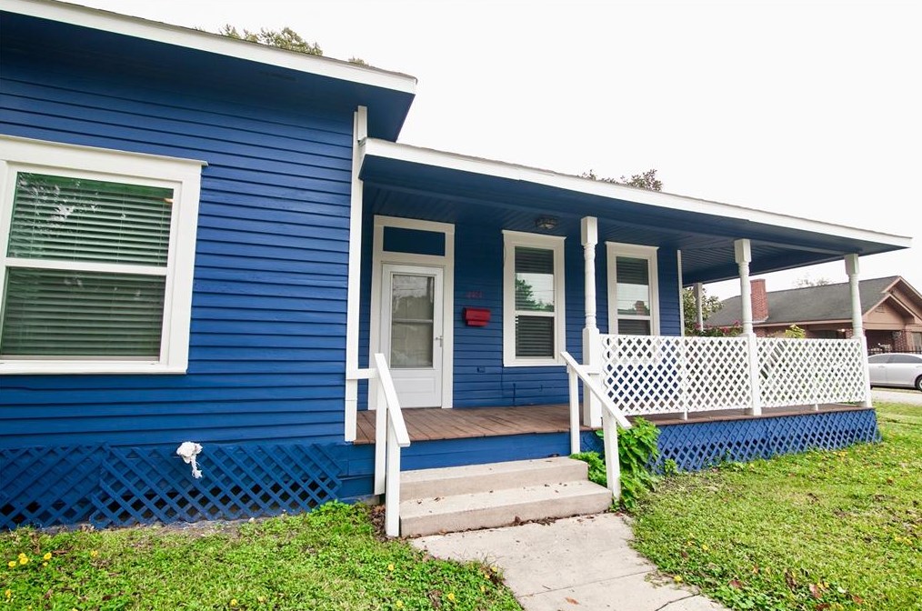 4919 Walker St, Houston TX  77023-1348 exterior