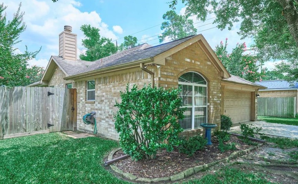 5030 Deer Point Dr, Spring TX  77389-3908 exterior