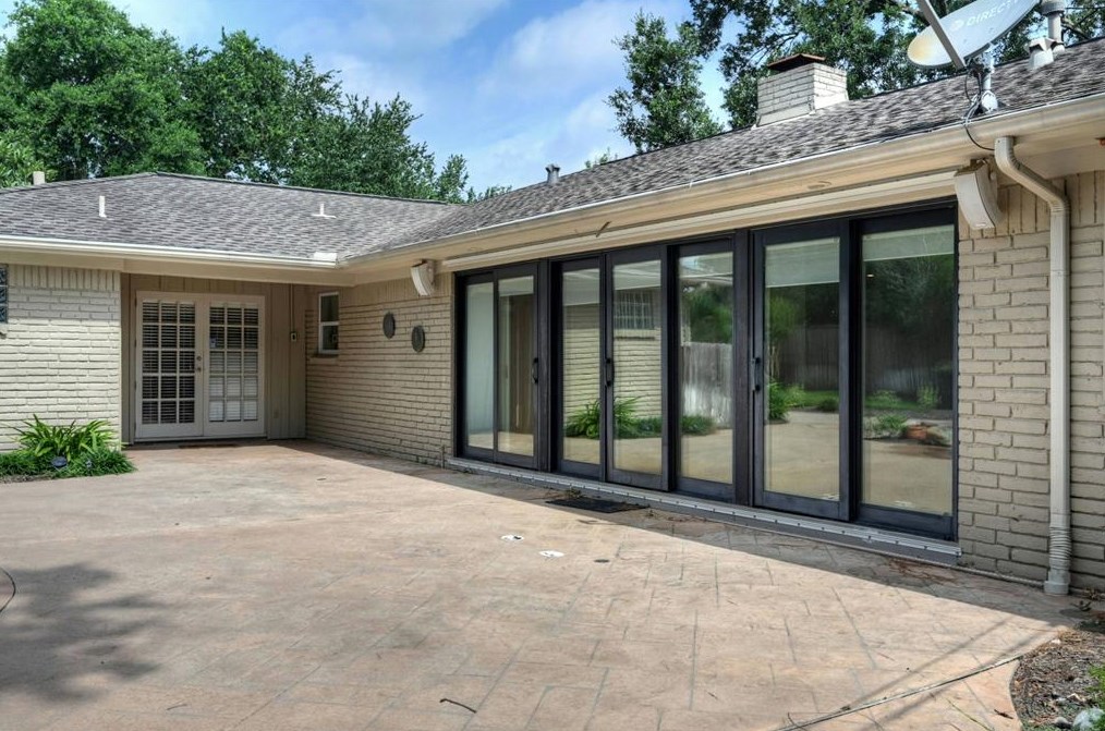 4327 Silverwood Dr, Houston TX  77035-3635 exterior