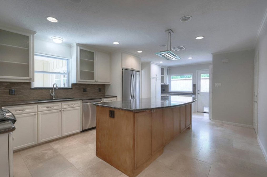4327 Silverwood Dr, Houston TX  77035-3635 exterior