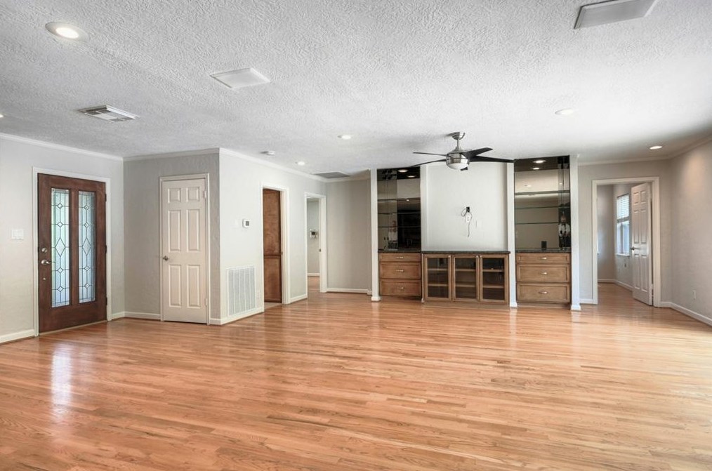 4327 Silverwood Dr, Houston TX  77035-3635 exterior
