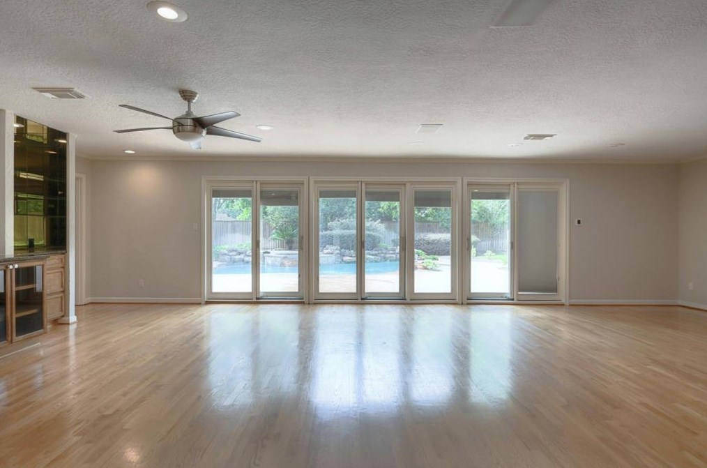 4327 Silverwood Dr, Houston TX  77035-3635 exterior