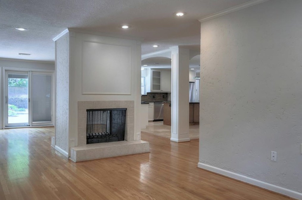 4327 Silverwood Dr, Houston TX  77035-3635 exterior
