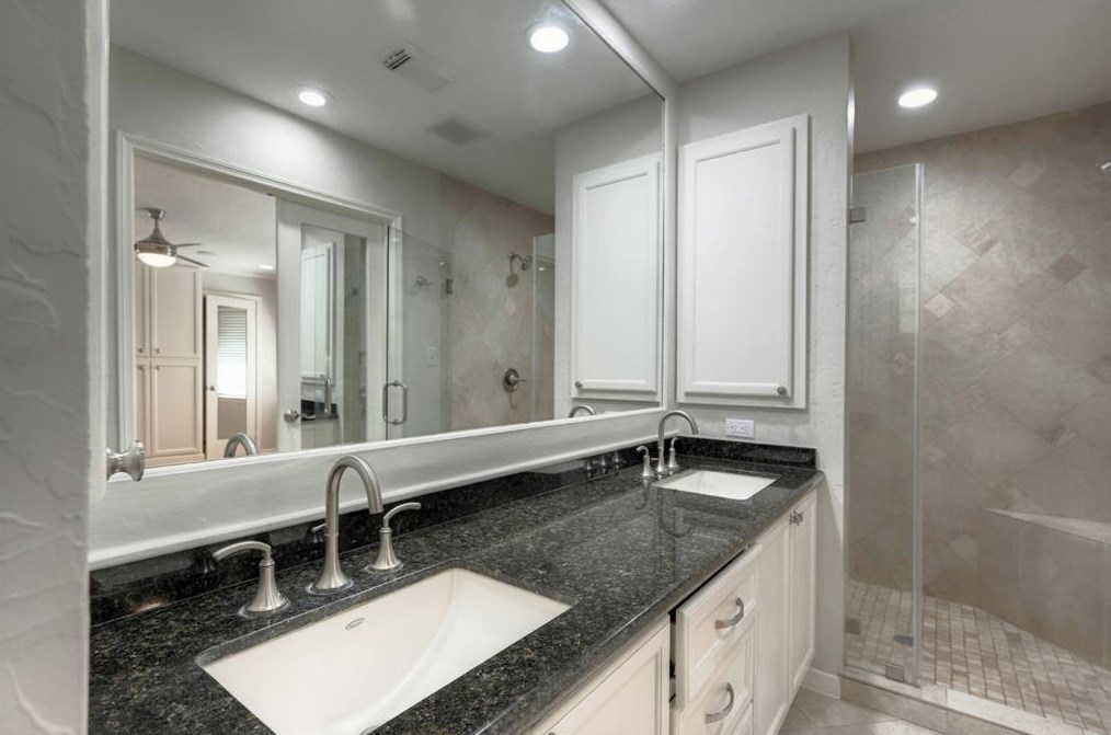 4327 Silverwood Dr, Houston TX  77035-3635 exterior