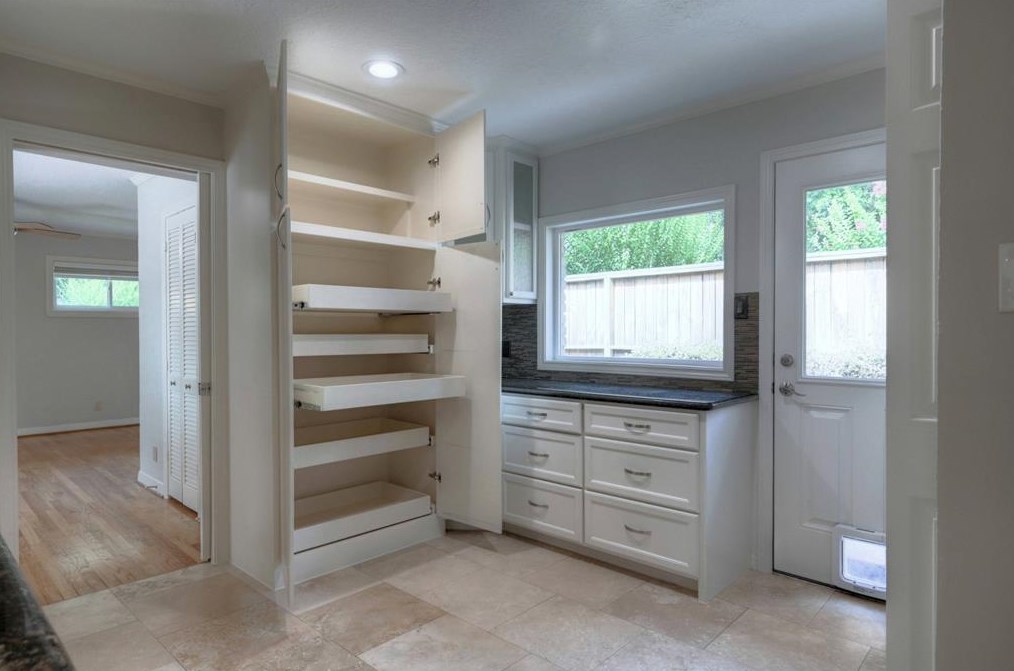 4327 Silverwood Dr, Houston TX  77035-3635 exterior
