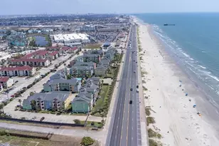 7000 Seawall Blvd, Galveston, TX 77551 - Photo 35