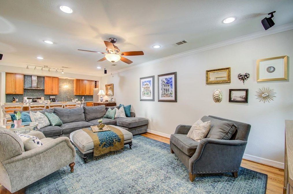 2319 Wilde Rock Way, Houston TX  77018-7144 exterior