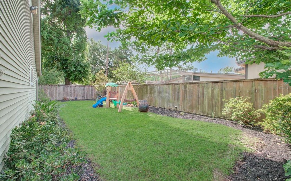 2319 Wilde Rock Way, Houston TX  77018-7147 exterior