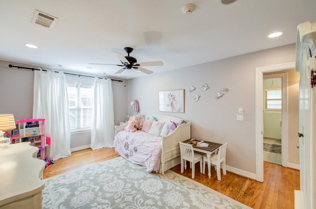 2319 Wilde Rock Way, Houston TX  77018-7147 exterior