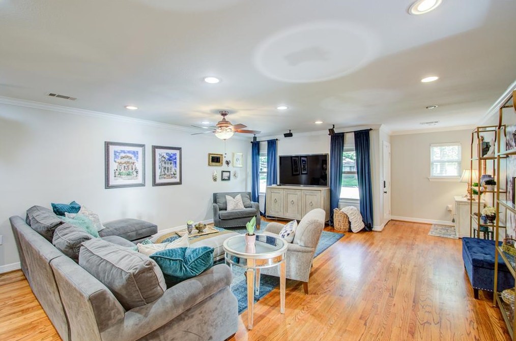 2319 Wilde Rock Way, Houston TX  77018-7147 exterior