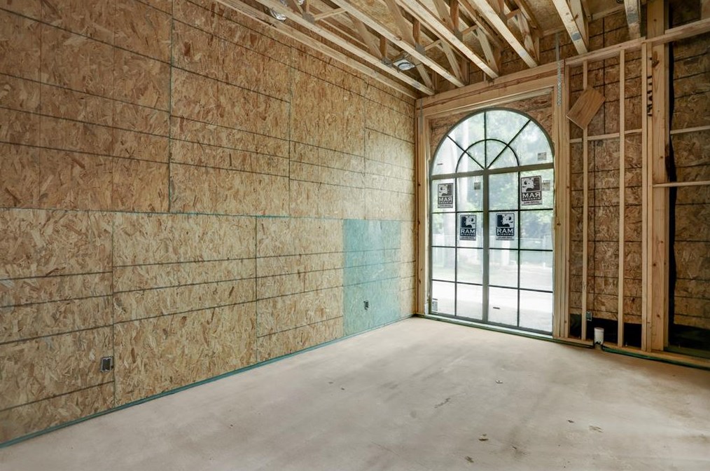 10830 Roaring Brk Ln, Houston TX 77024-6813 exterior