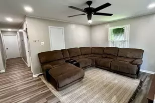 1409 20th St, Huntsville, TX 77340 - Photo 7