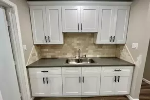 1409 20th St, Huntsville, TX 77340 - Photo 5