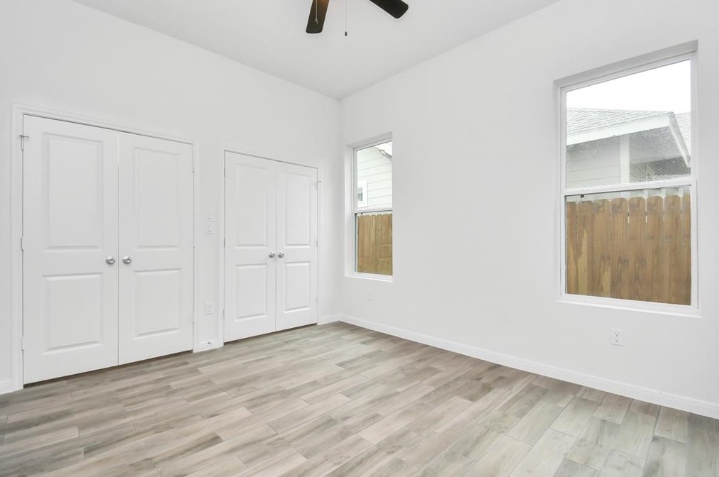 3433 Shelby Cir, Houston TX 77051-1256 exterior