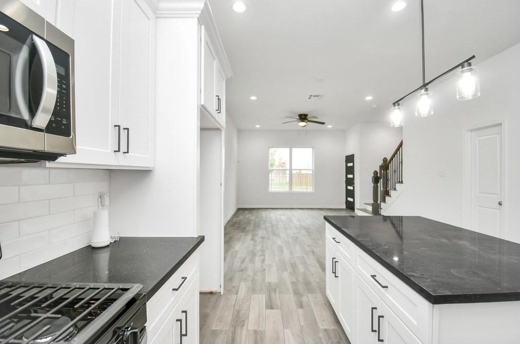 3433 Shelby Cir, Houston TX 77051-1256 exterior