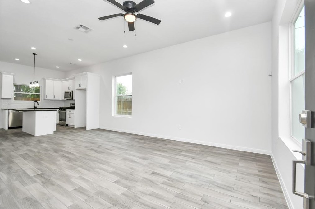 3433 Shelby Cir, Houston TX 77051-1256 exterior