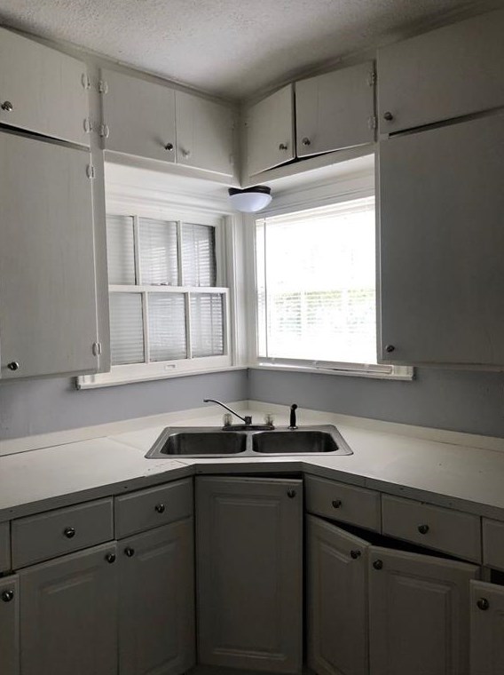 370 Pipkin St, Beaumont TX  77705-3952 exterior