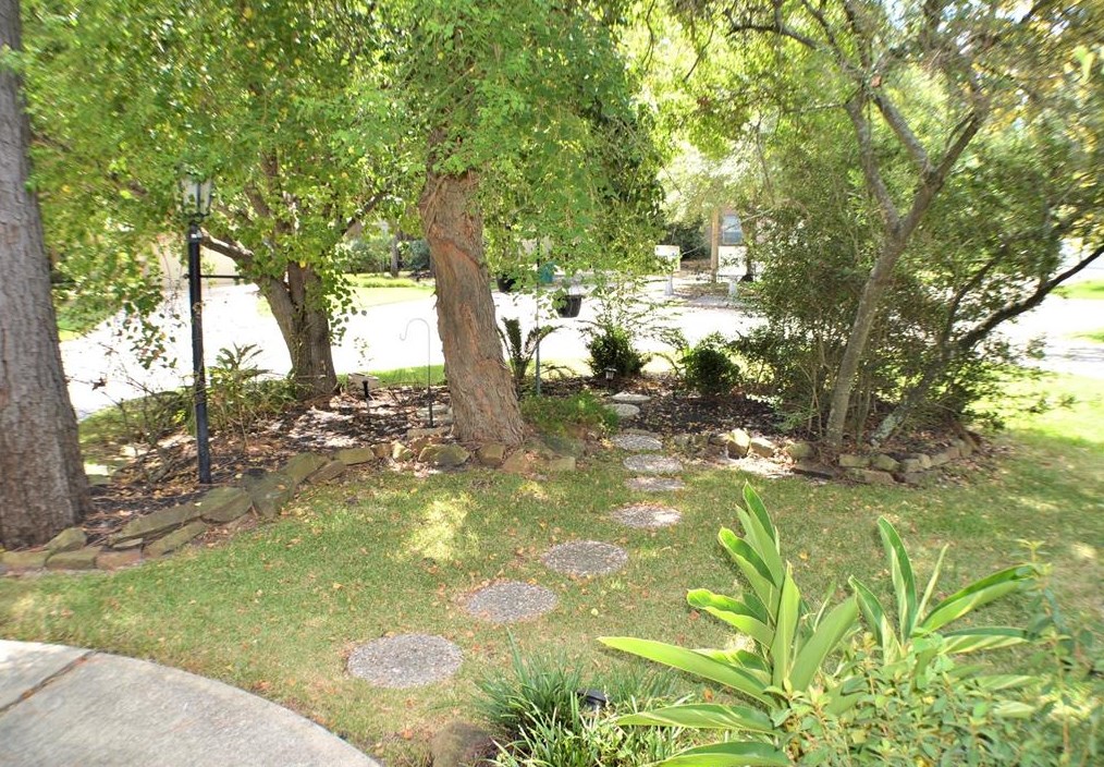 15 Teak Mill Pl, Spring TX  77382-1690 exterior