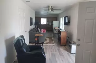 609 W Barton St, Calvert, TX 77837 - Photo 5