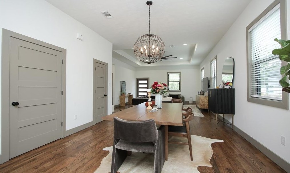 716 Barkley St, Houston TX  77022-3917 exterior