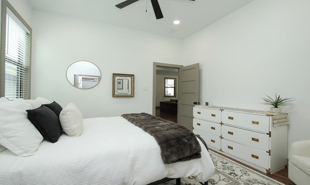 716 Barkley St, Houston TX  77022-3917 exterior
